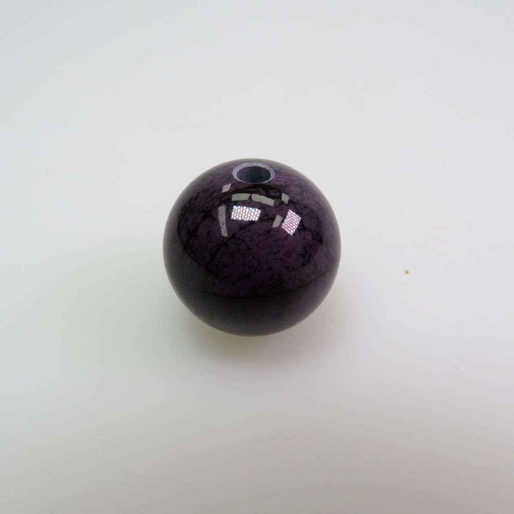 Sugilith Kugel gebohrt (3 mm Bohrung)